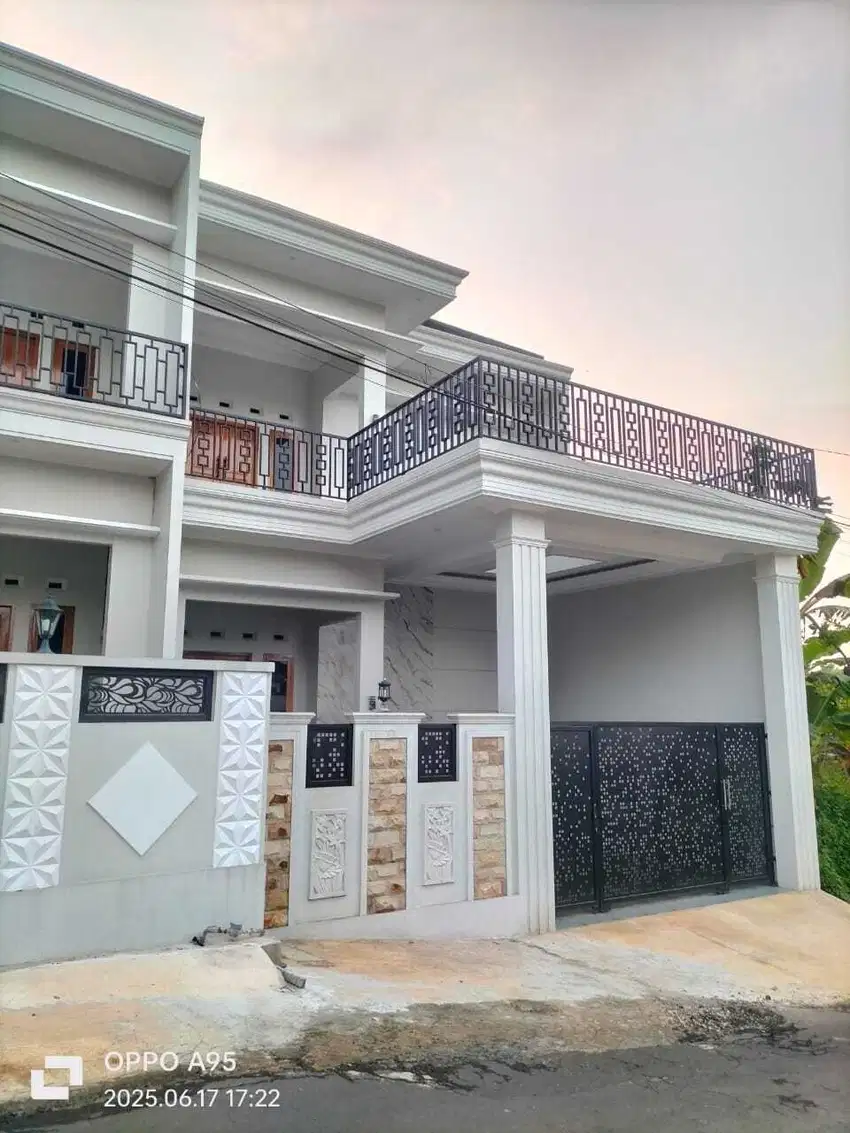 RUMAH MEWAH & MEGAH 2 LANTAI 5 KT 5KM DALAM
