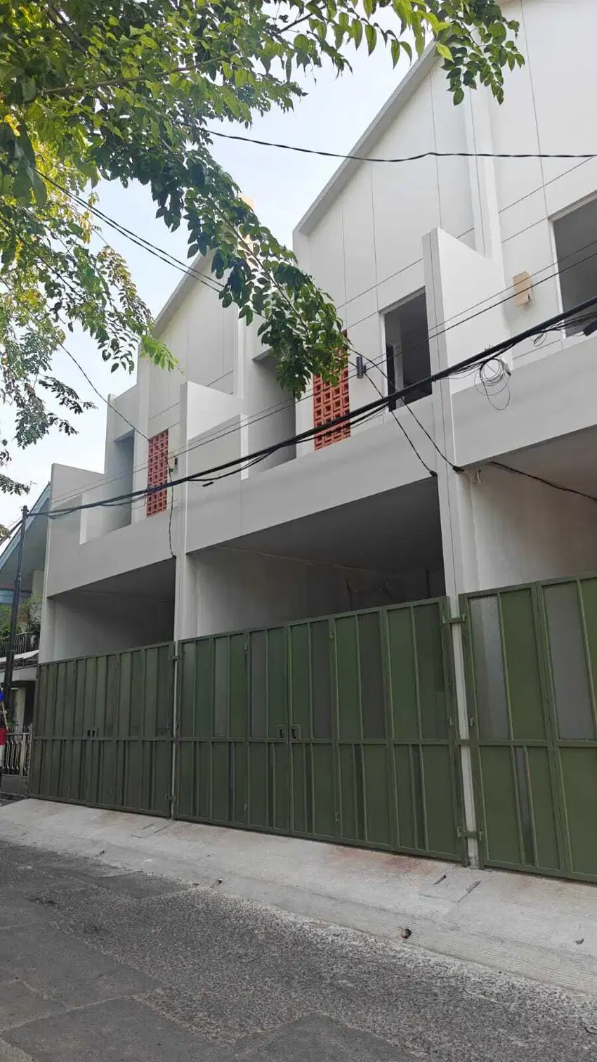 Dijual Rumah Baru 2 lantai dengan jalanan lebar di Duri Kepa Jakarta B