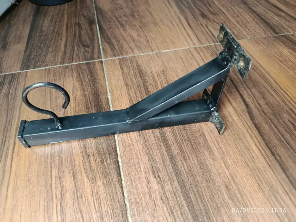 Bracket Gantungan Samsak