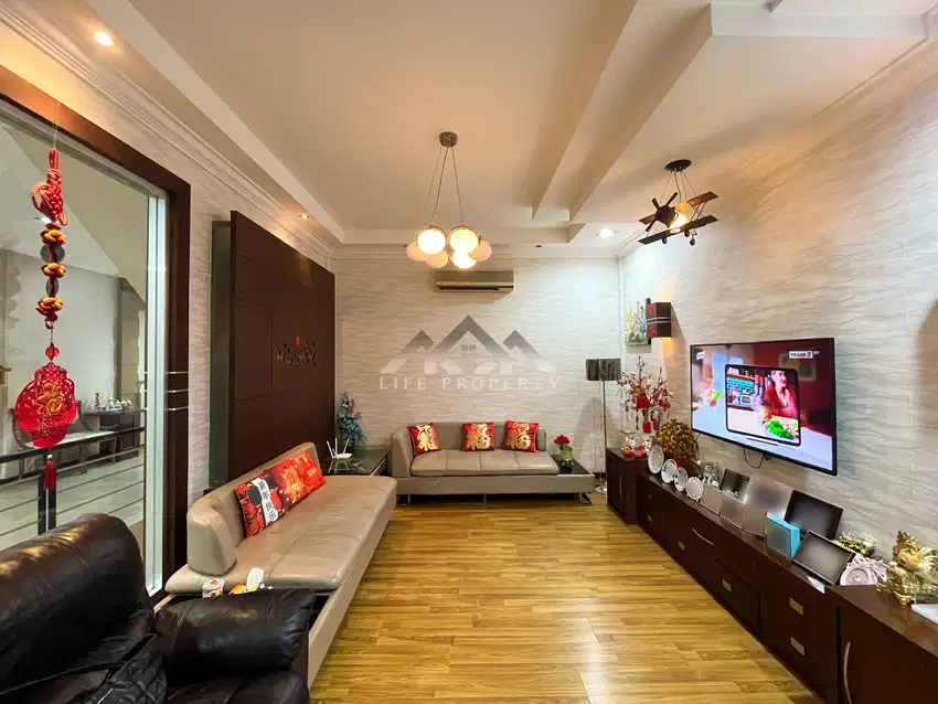Dijual Rumah Gandeng di Jalan Katamso Dalam ( Dekat Istana Maimun )