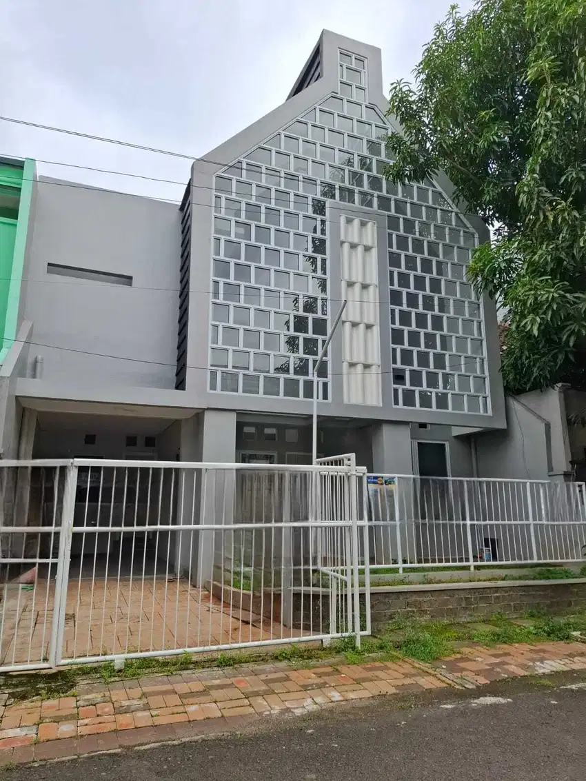 Rumah Design Unik Sudah Renovasi Di Anggrek Loka BSD, Bisa KPR