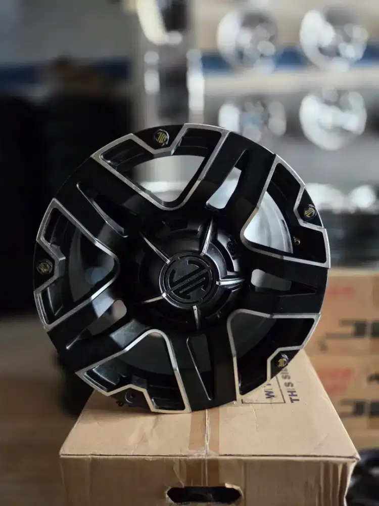 Velg R17 dobel pcd 5x114/127 lebar 9 et25 ada 4bj