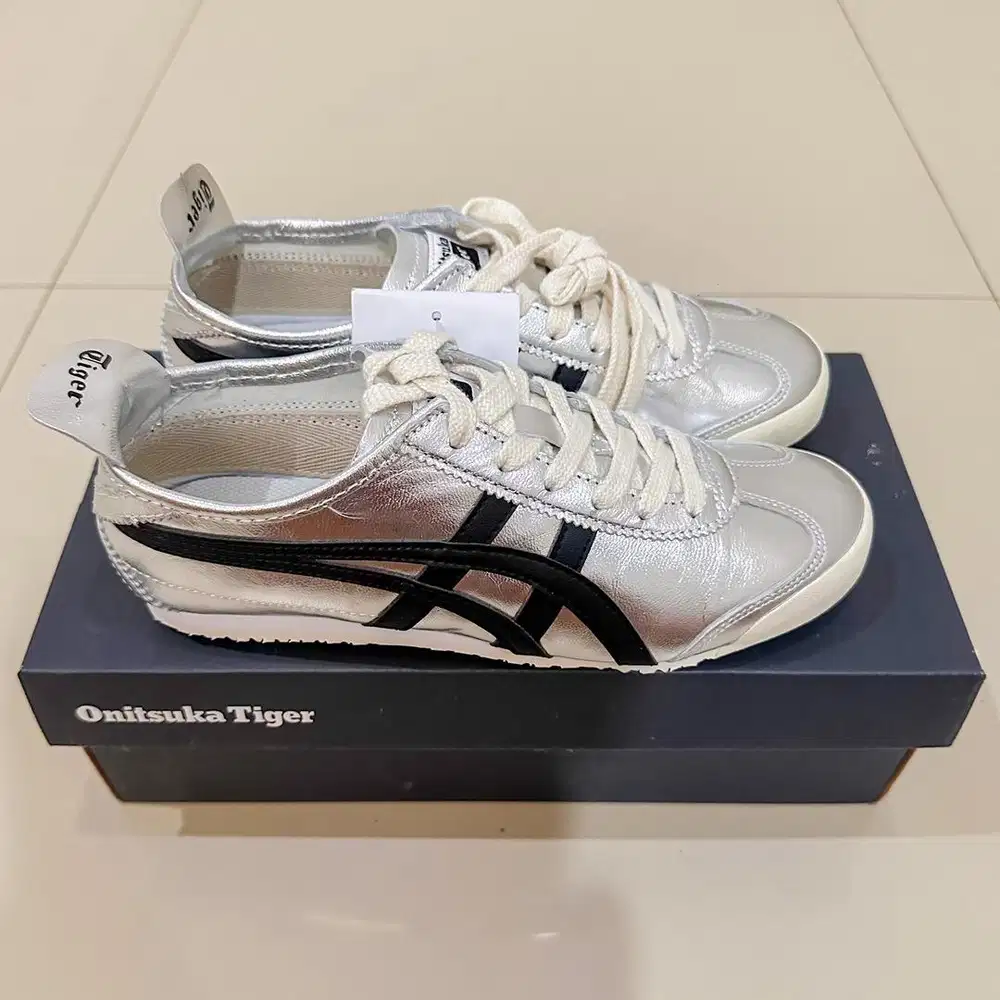 SEPATU ONITSUKA TIGER MEXICO 66 SILVER BLACK UK 37,5 ORIGINAL JAPAN