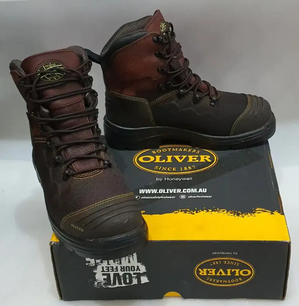 OLIVER 65-490 SAFETY 150MM UP BOOT – WATERPROOF & CAUSTIC RESISTANT