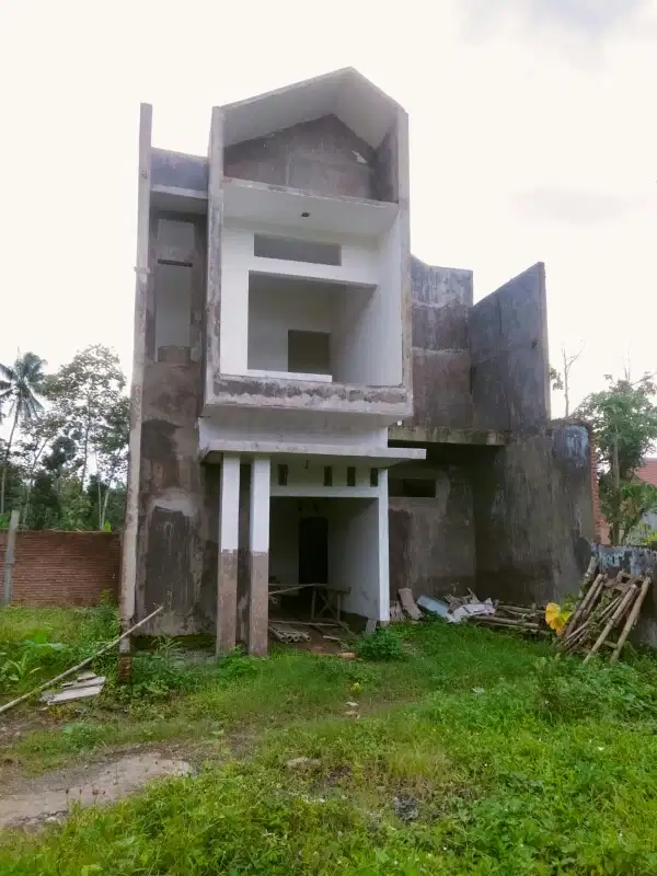 Rumah 2 Lantai Sumbersuko Tajinan Malang