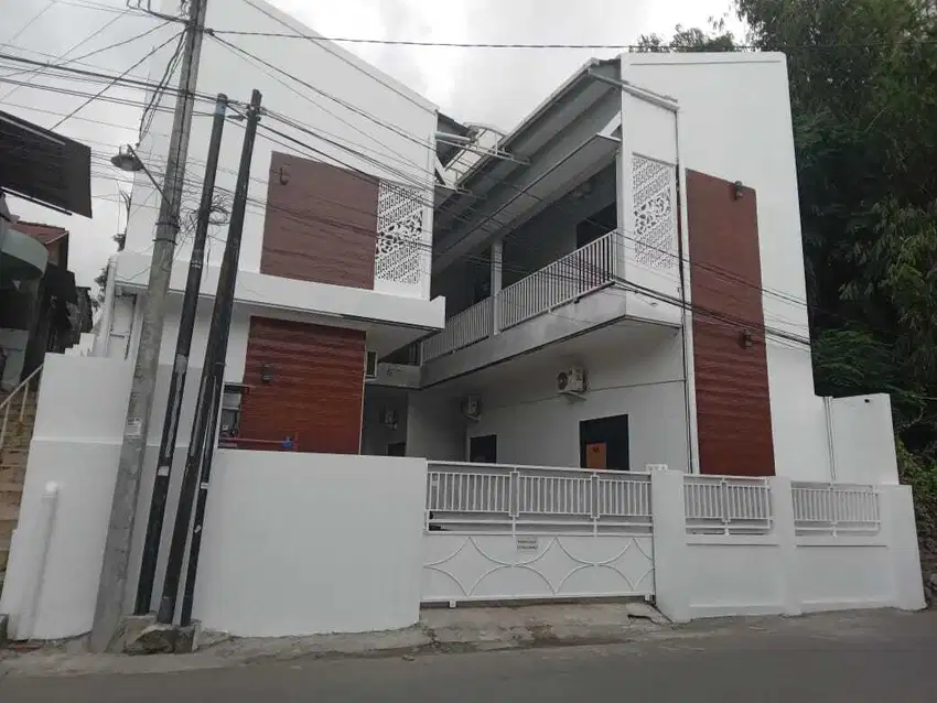 Hanya 7 Menit Kampus UGM: Dijual Kos 2 Lantai Full Penghuni di Monjali