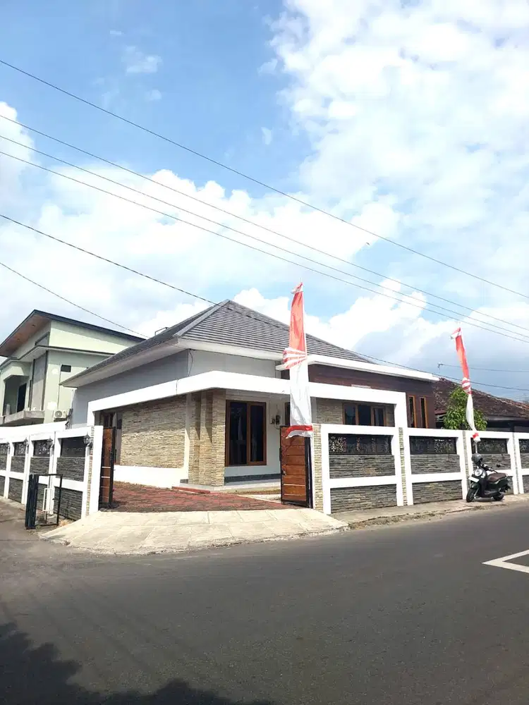 Rumah Hook Luas dekat Superindo Kotagede