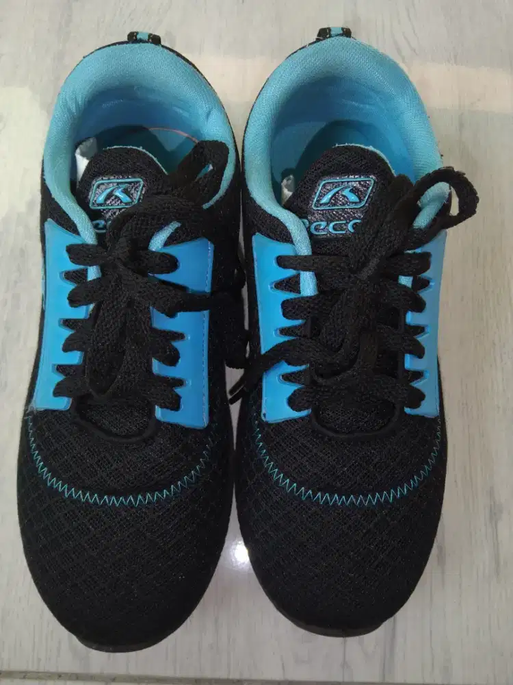 Sepatu Sekolah Anak merk Record Uk.37