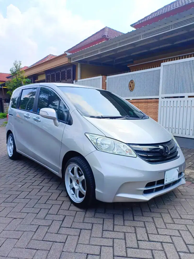 Honda Freed E AT PSD Low KM Istimewa