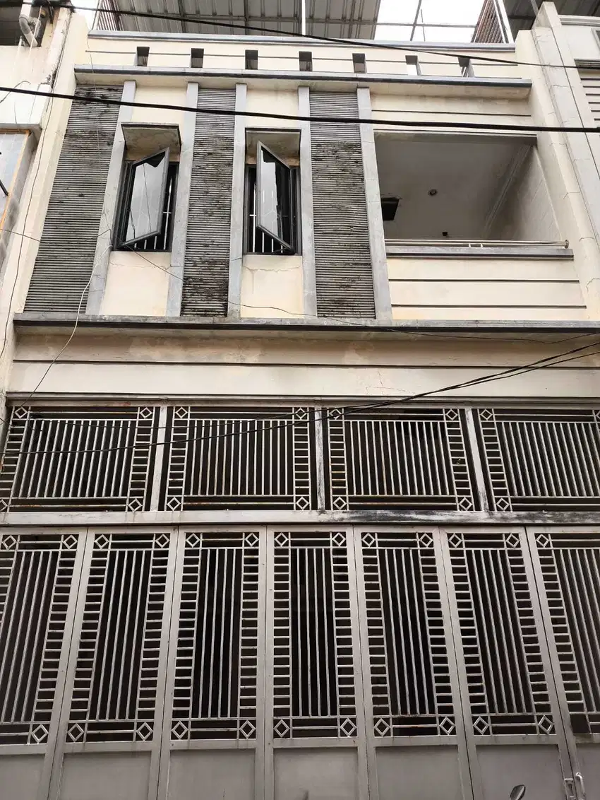 Rumah 3 lantai di pademangan timur jakarta utara
