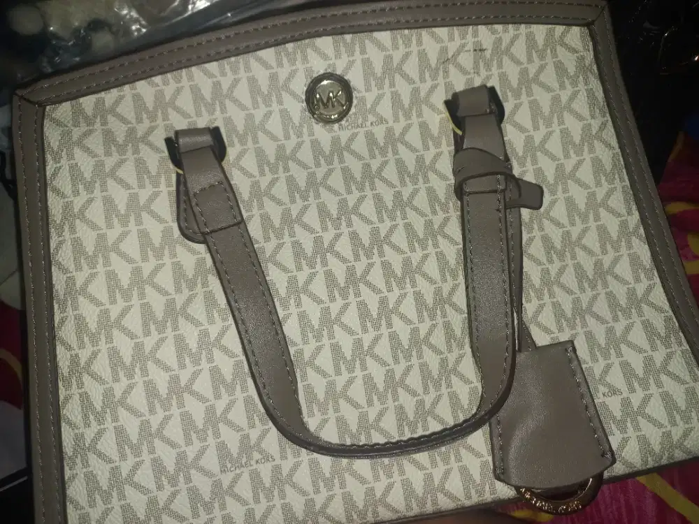 MK sign vanila cakep