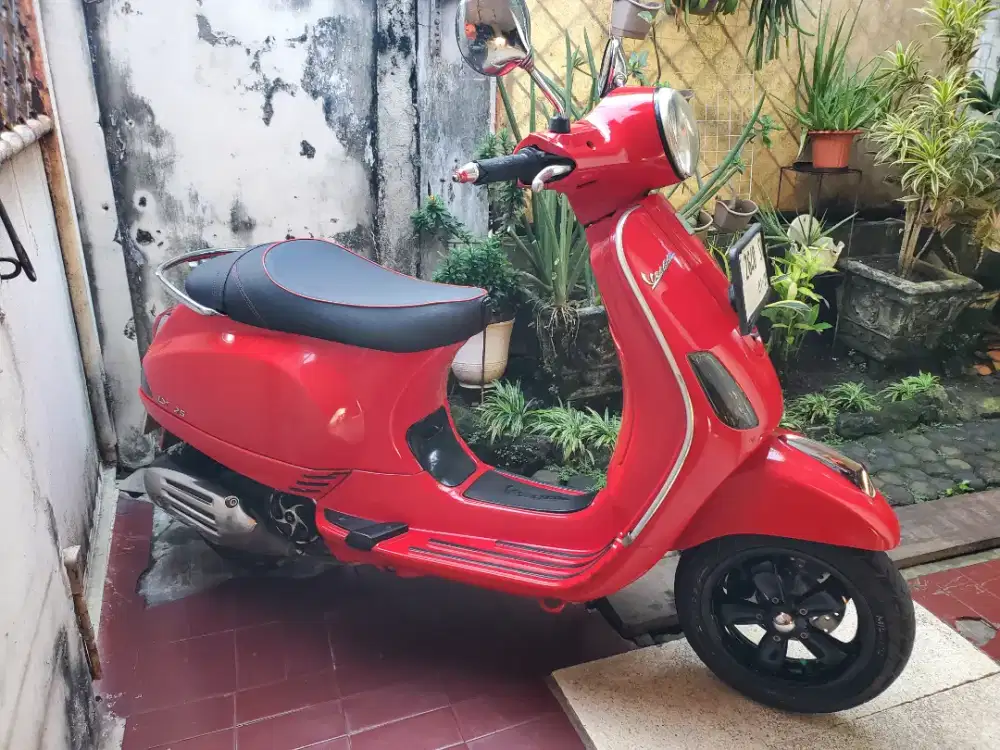 Vespa Lx 125 Iget Merah 2017 Full orisinil Nopol T Karawang