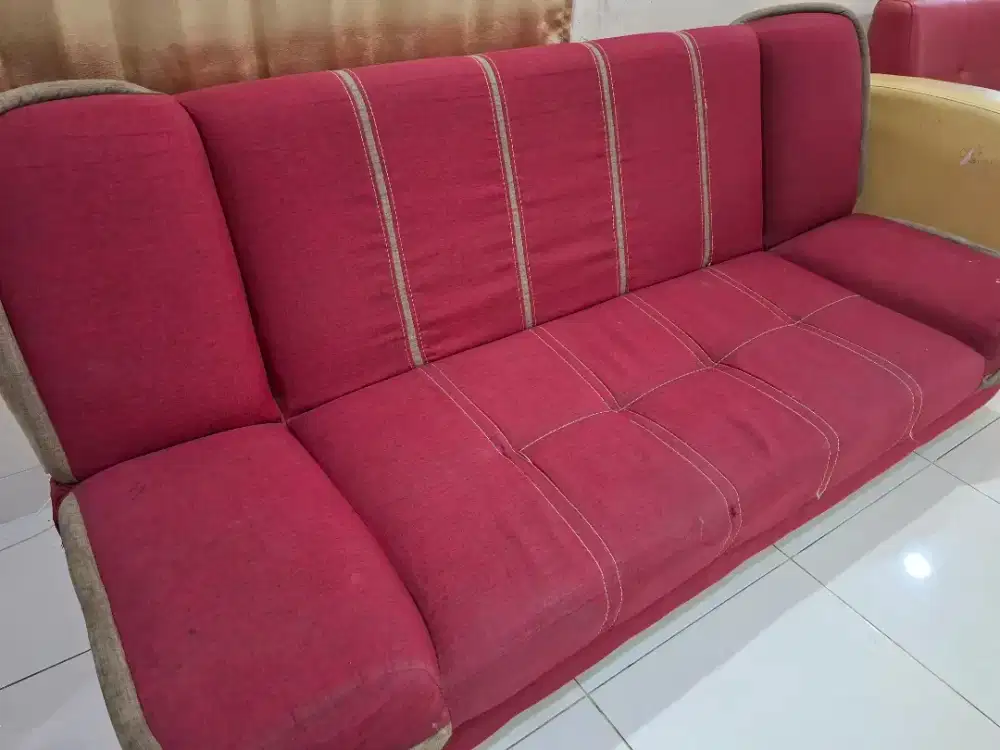 Dijual Sofa kain 3 seater kondisi bersih