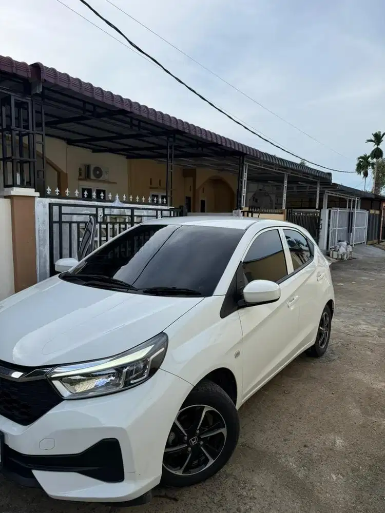 (Harga nett) E CVT Mobil Brio 2024 Mulus like new