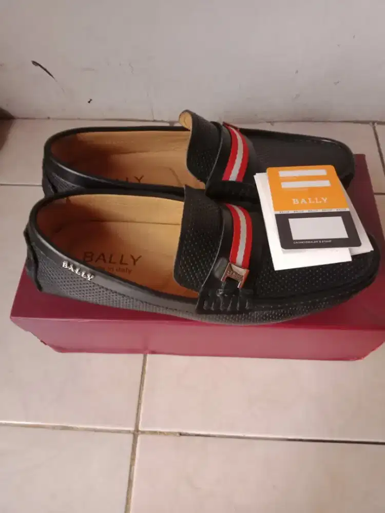 Bally loafer dan Sabuk