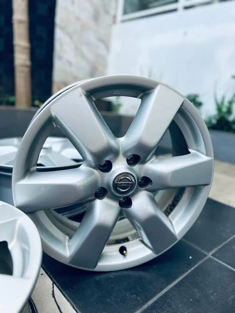 Velg Nissan X-Trail T31 2011 Original R17 PCD 5x114.3