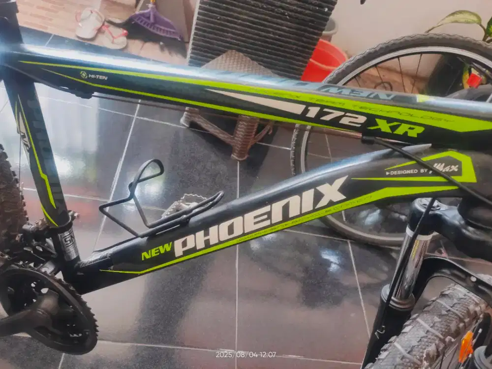 Dijual Sepeda MTB Phoenix Hi Ten 172 XR hitam – original seperti baru