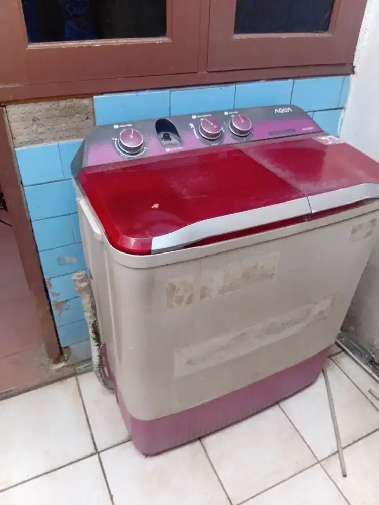 Mesin cuci AQUA 2 tabung
