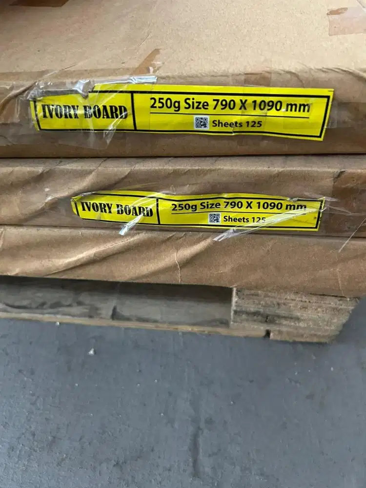 Kertas Ivory 79x109 ( 375 lembar )