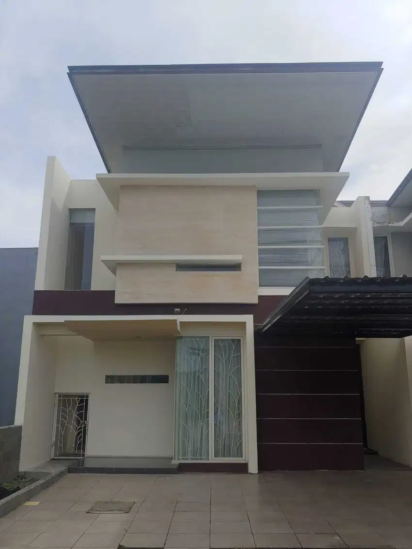 Rumah Royal Park Regency Gn.Anyar Apik Baru Renovasi