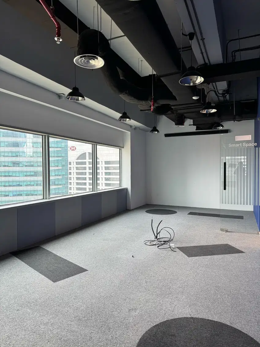 SEWA KANTOR DI JKARTA SELATATAN SUDIRMAN  604M2 PARTISI 190K NEGO