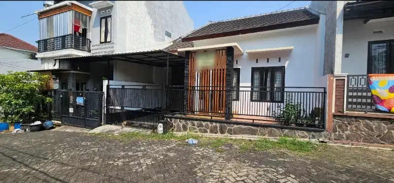 rumah cantik di saxofone suhat dekat kampus UB Brawijaya & UNMUH