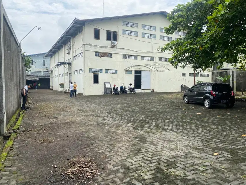 Disewakan kantor dan gudang lingkungan sendiri ,tembok keliling