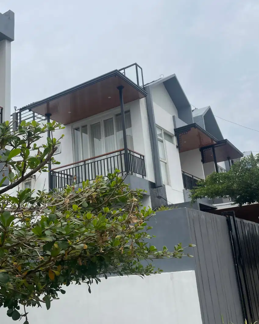 Villa Premium 2 lantai view pegunungan dekat dari pondok al hikmah