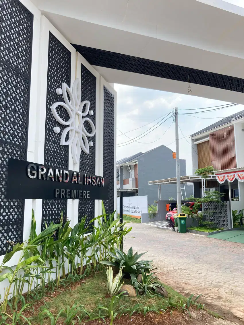 Rumah Dijual 2 Lantai Tropical Modern Strategis Dekat Tol dan Stasiun