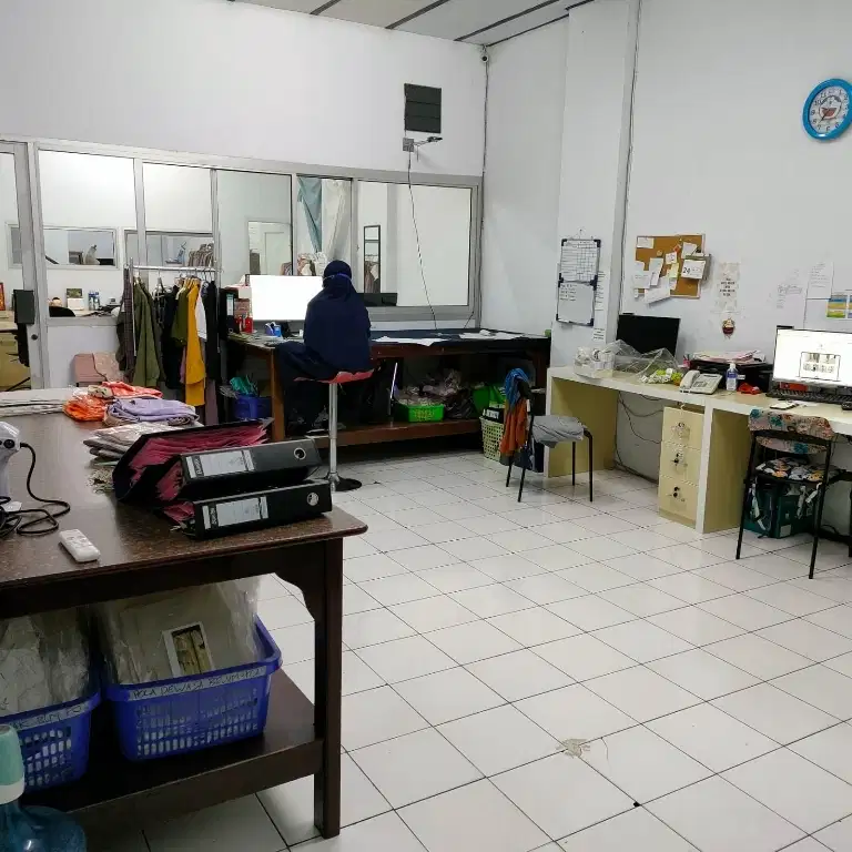 Ruko Gandeng 3 di Tambora Jakarta Barat