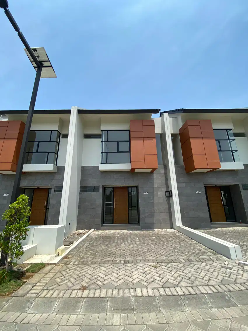 Siap Huni Central Park Juanda Depan Taman