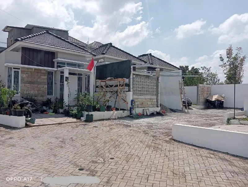 RUMAH SIAP HUNI TANAH LUAS SUKUN KOTA MALANG
