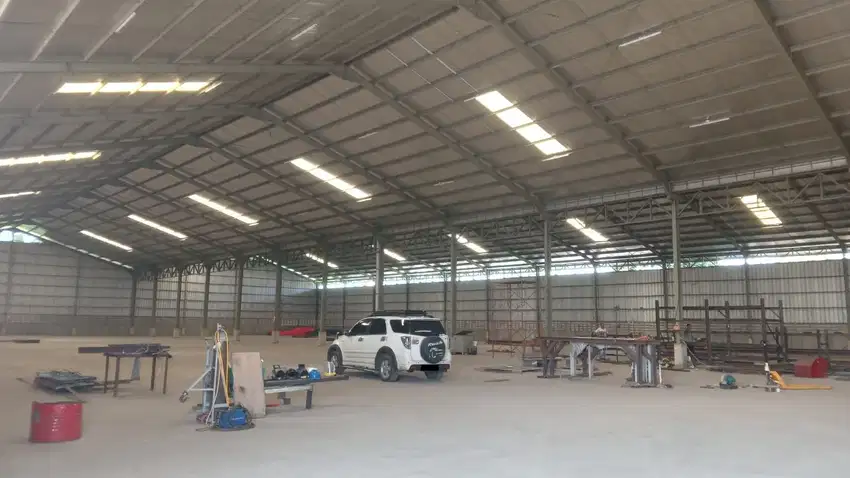 DISEWAKAN Gudang Multiguna Luas 2,200 m2 Pusat Industri Karawang Barat