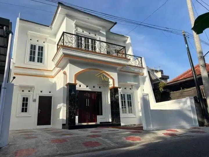 RUMAH MEWAH, 2 LANTAI DEKAT RS Hardjolukito,BANTUL JOGJA