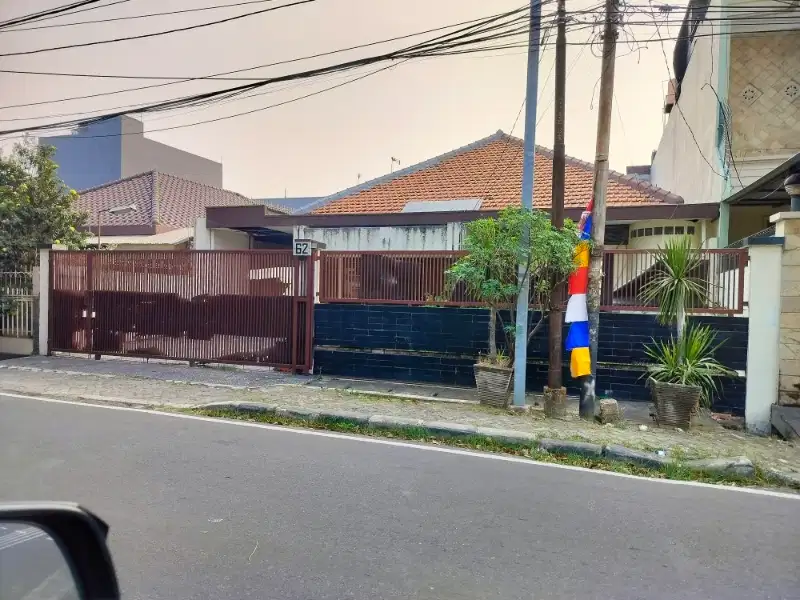 rumah lama 1 lantai lebar 12m Bisa. Kantor Atau wis