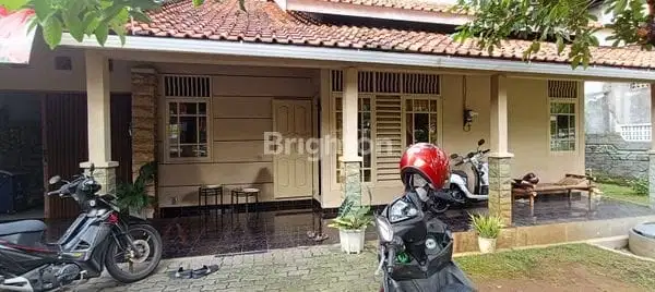 Rumah bonus tanah luas siap huni di Jatiluhur Banyumanik Semarang