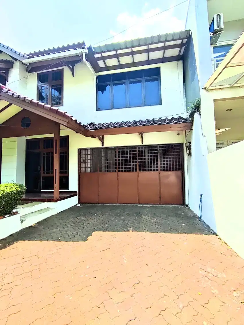 Turun Harga Rumah Hook Luas di Villa Melati Mas Serpong