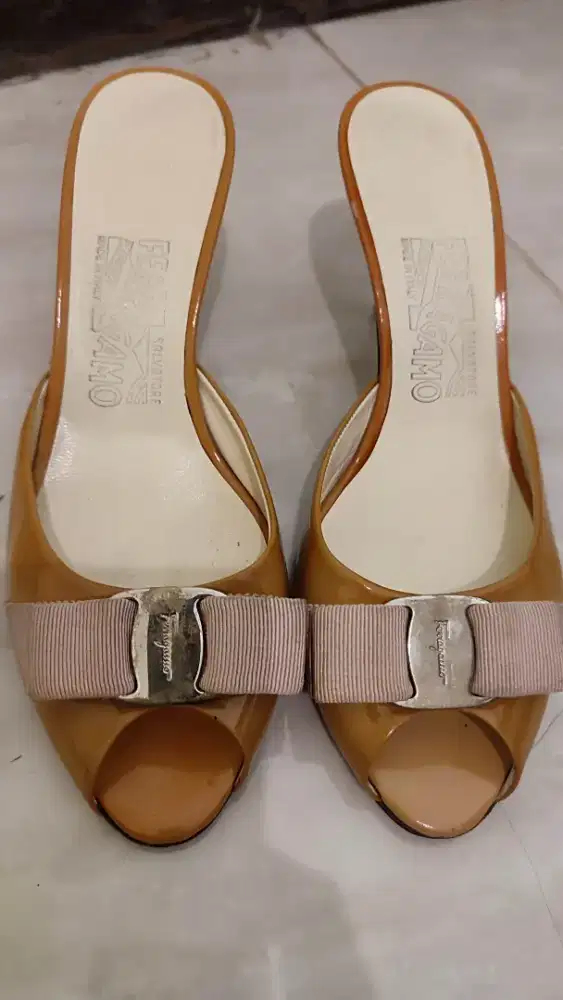 Feragamo selop authentic