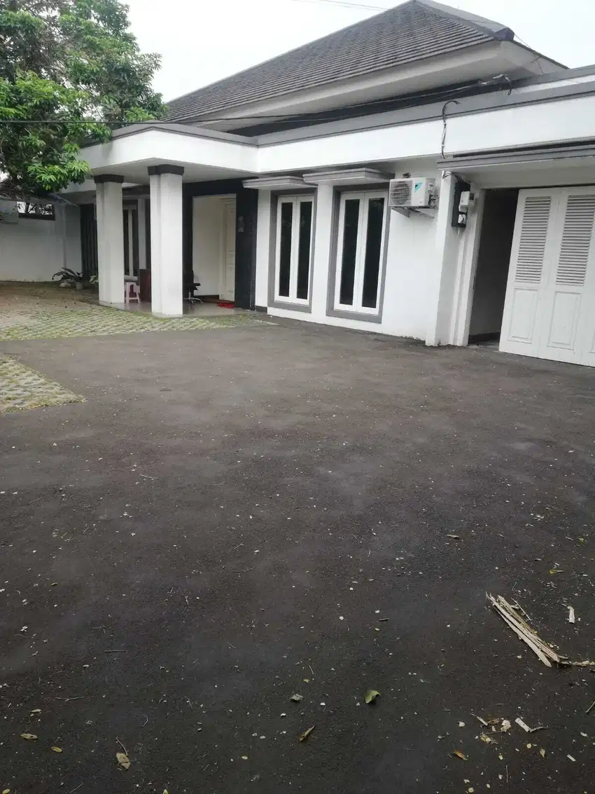 DIJUAL RUMAH EKSKLUSIF DI KAWASAN ELITE JAKARTA SELATAN