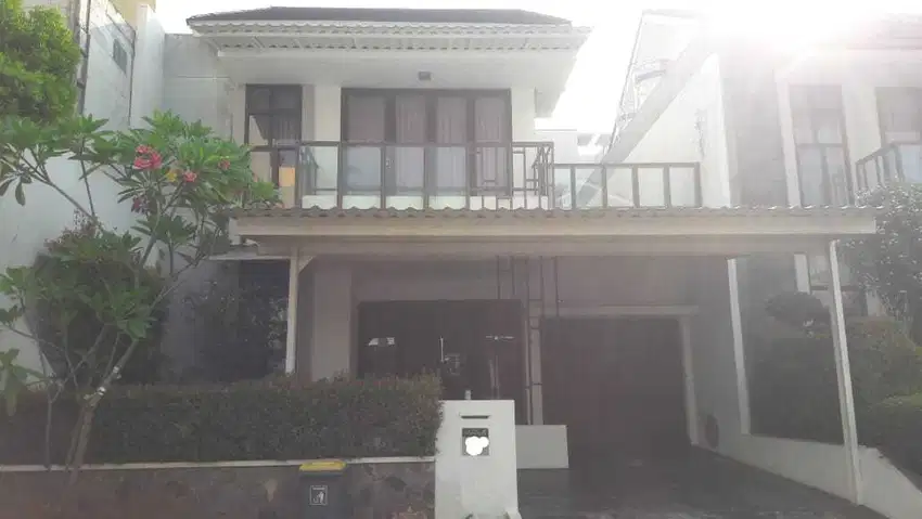Dijual Rumah 2lt Furnished Siap Huni  Startegis diCluster Asia Tropis