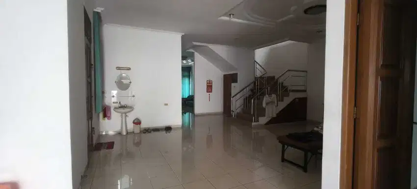 Dijual Rumah Siap Huni 2lt Lokasi Strategis di Jakarta Pusat