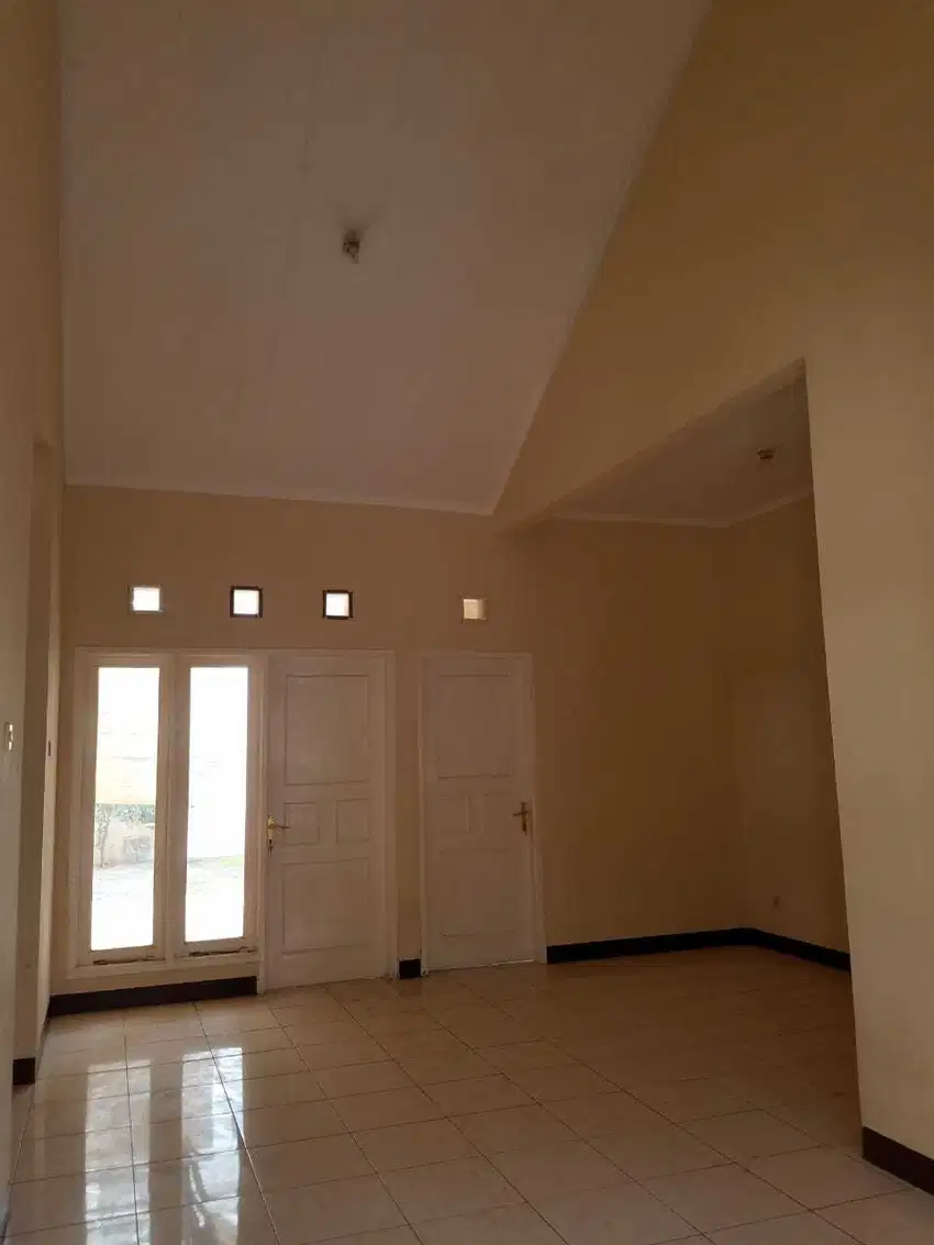 DiSewakan Rumah 1 Lt siap huni bagus startegis di  Cluster taman sari