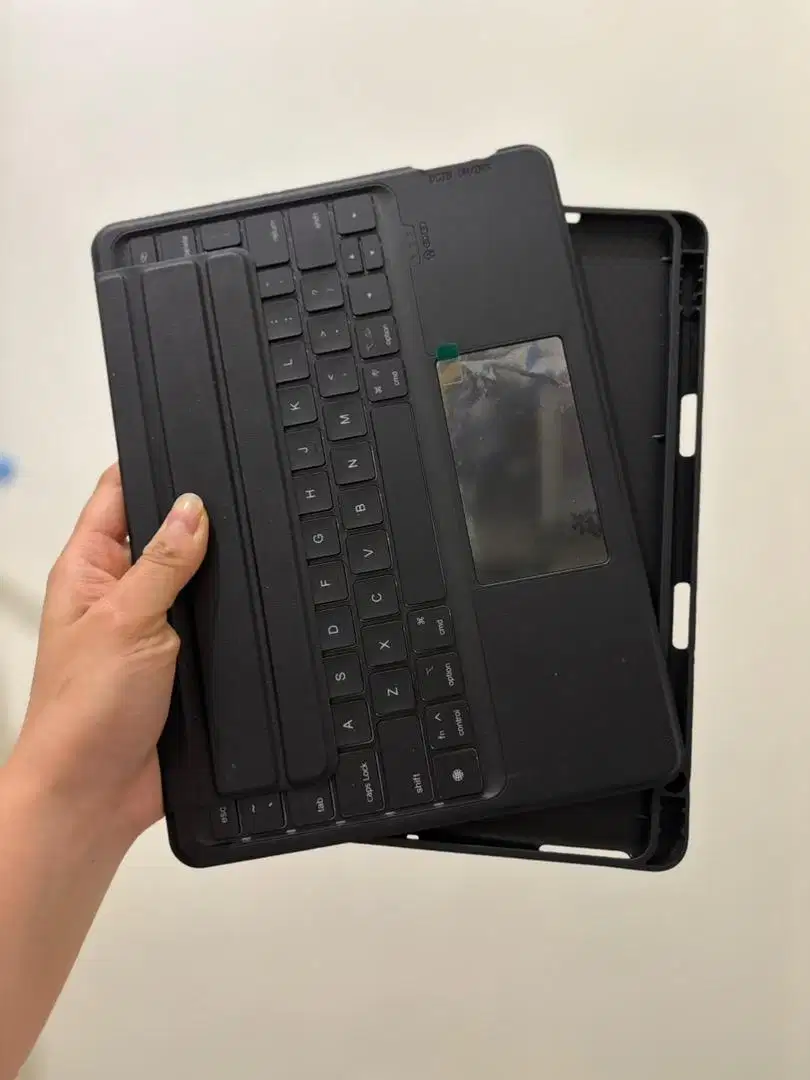Goojodoq magic keyboard case