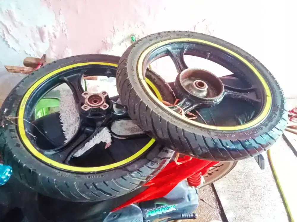 Velg Racing Depan Saja Palang 3 copotan original Suzuki Nex+Ban