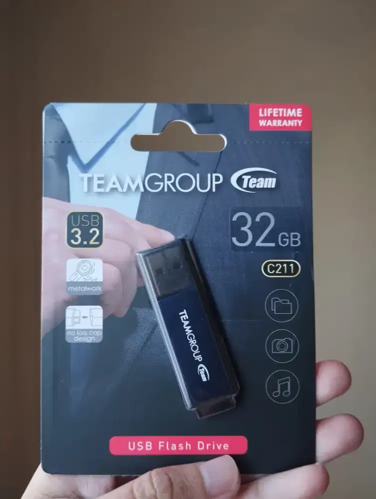 Flashdisk Baru 32GB Bahan Metal