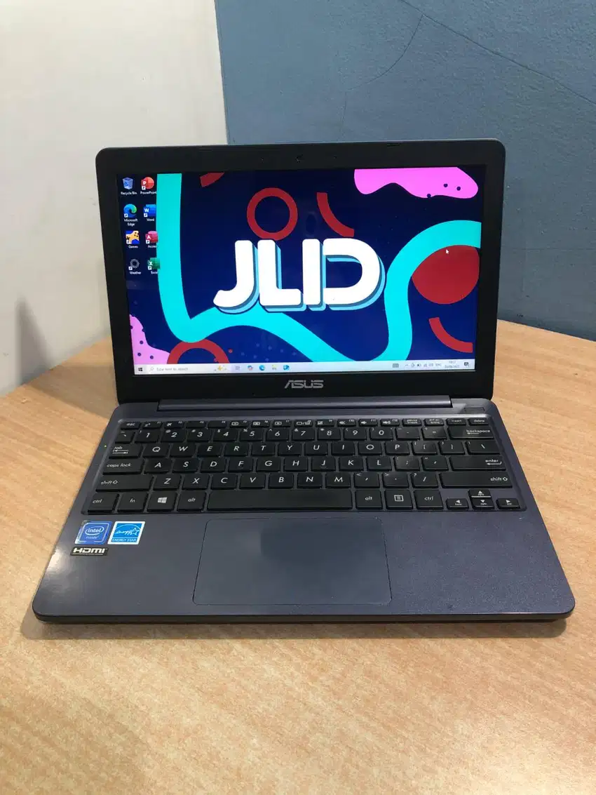 ASUS VIVOBOOK 12 E203MAH CELERON N4000 Ram : 4Gb HDD : 500GB