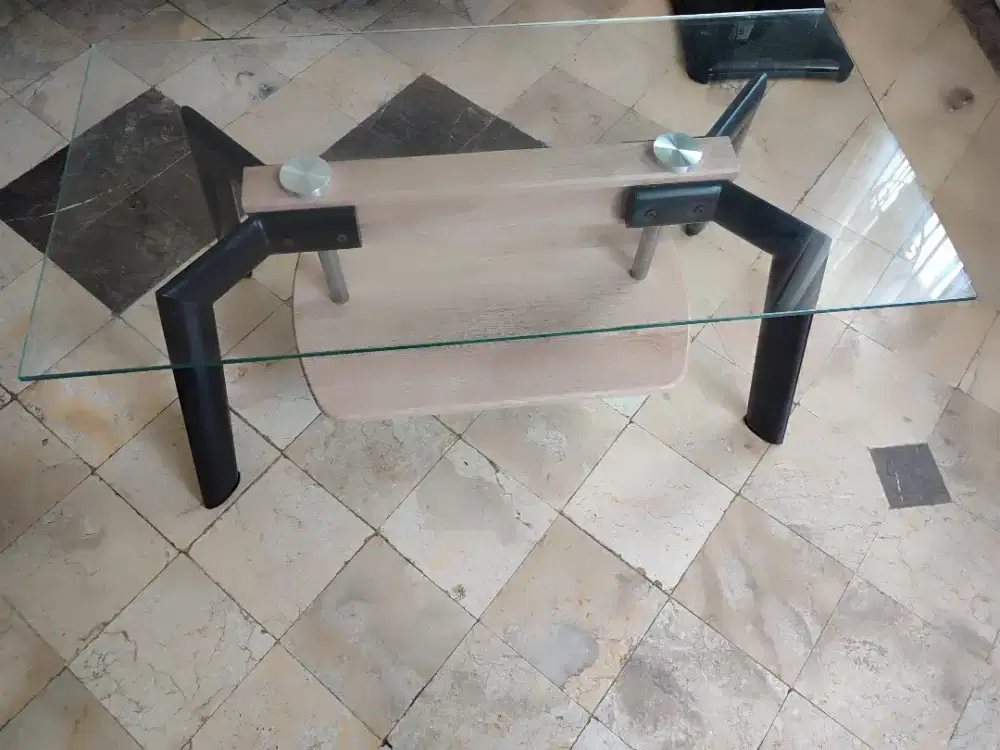 Coffee table glasses