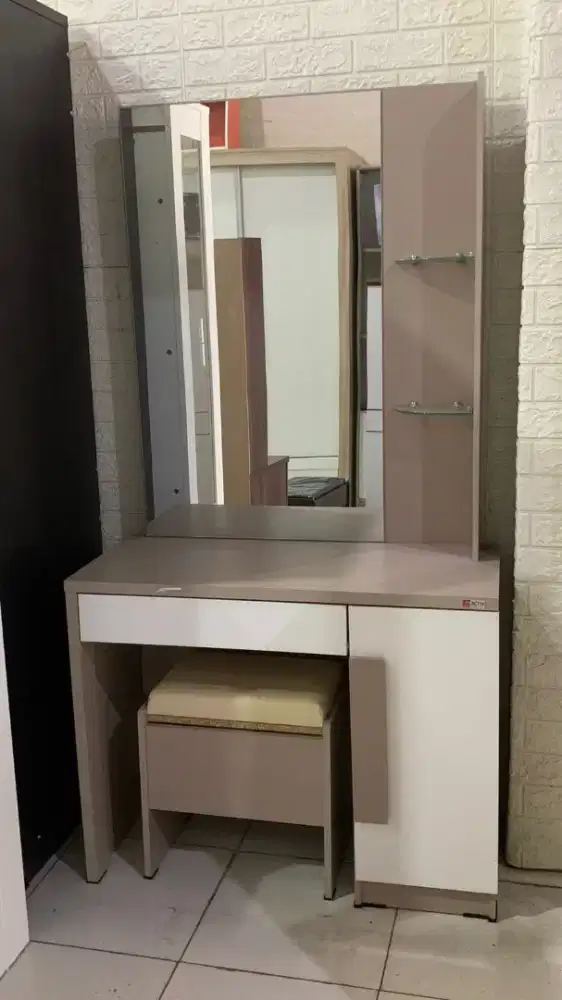 Sale Meja Rias Minimalis Dapatkan Voucher Pembelian 25rb