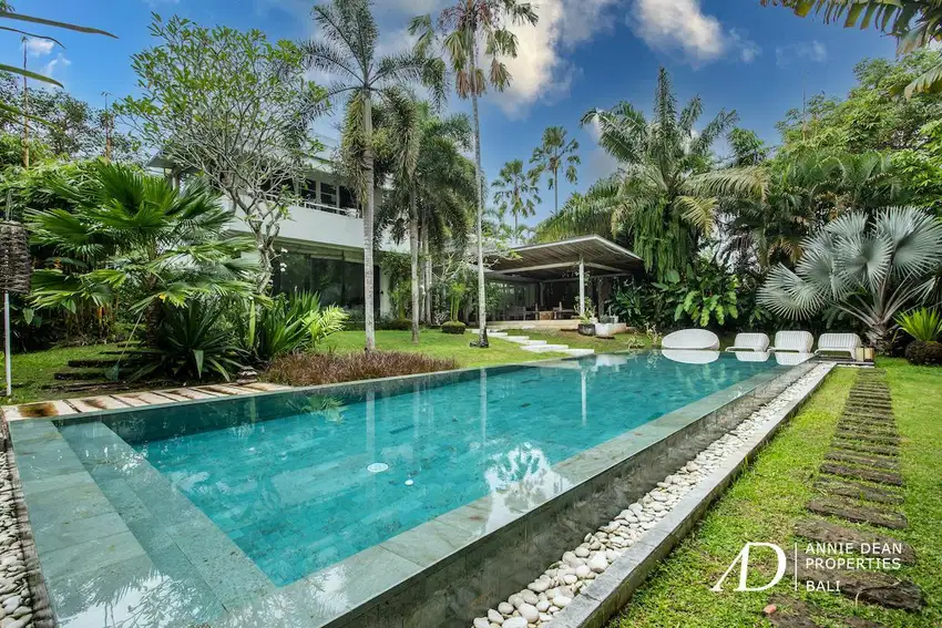 FREEHOLD | PRIME ESTATE WITH DEVELOPMENT LAND NEAR KEDUNGU BEACH