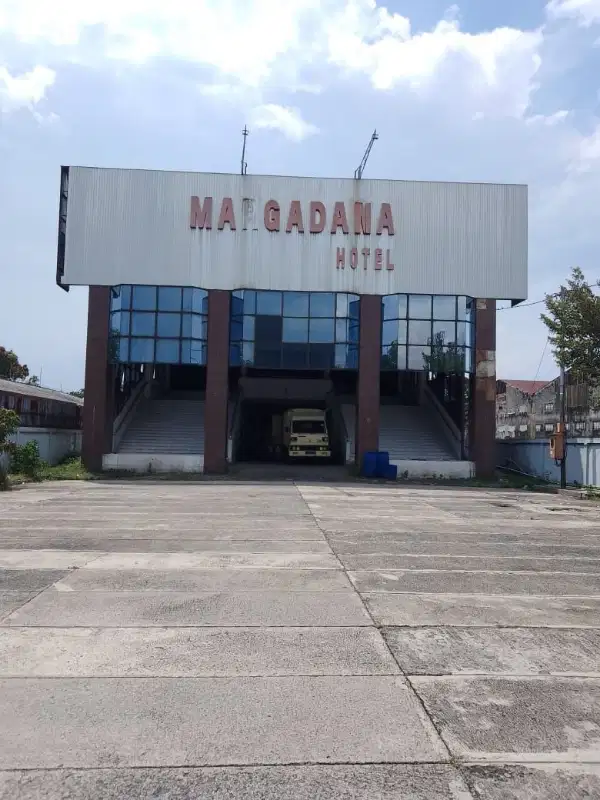 Dijual hotel aktif siap pakai area strategis di tegal
